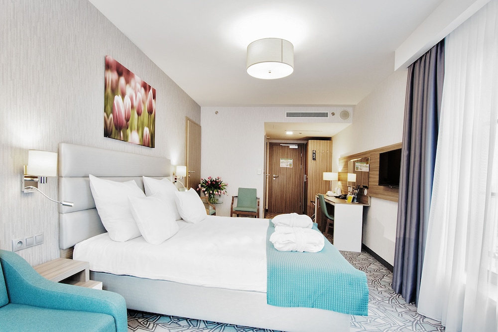 Golden Tulip Krakow Kazimierz — Hotel rooms in Krakow, Lesser Poland