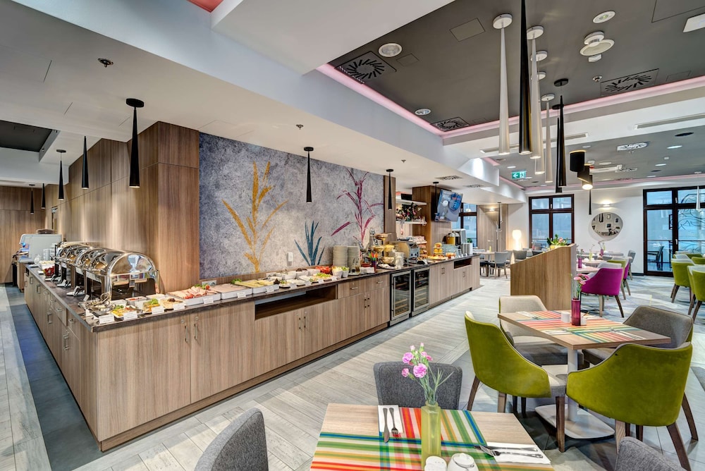 Golden Tulip Krakow Kazimierz — Restaurant & bars in Krakow, Lesser Poland