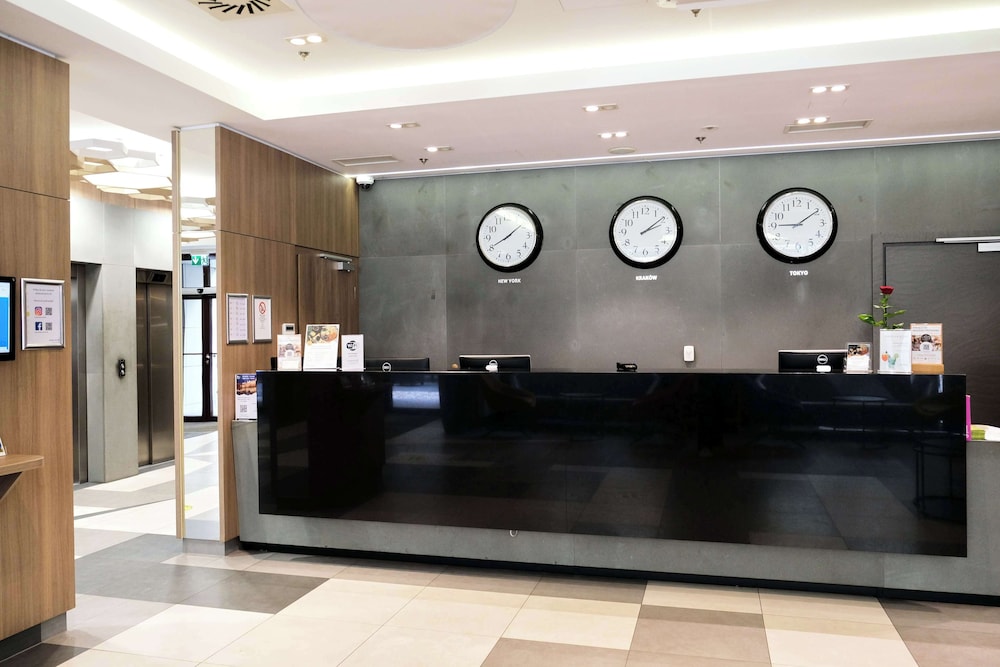 Golden Tulip Krakow Kazimierz — Hotel building in Krakow, Lesser Poland