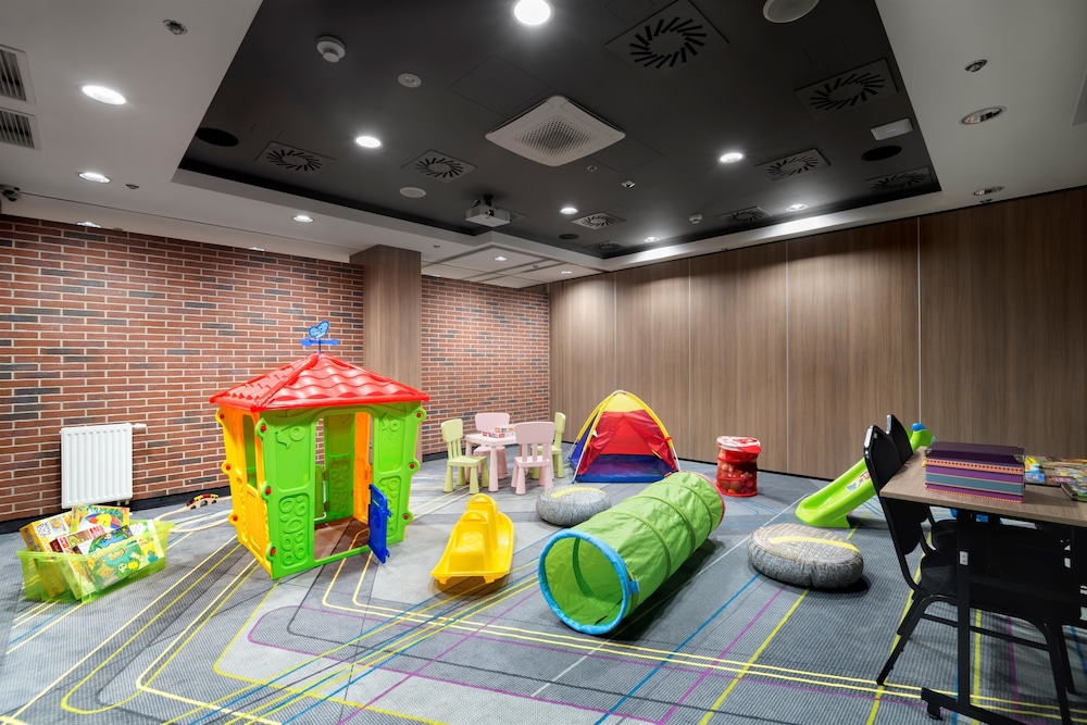 Golden Tulip Krakow Kazimierz — Attractions for children in Krakow, Lesser Poland