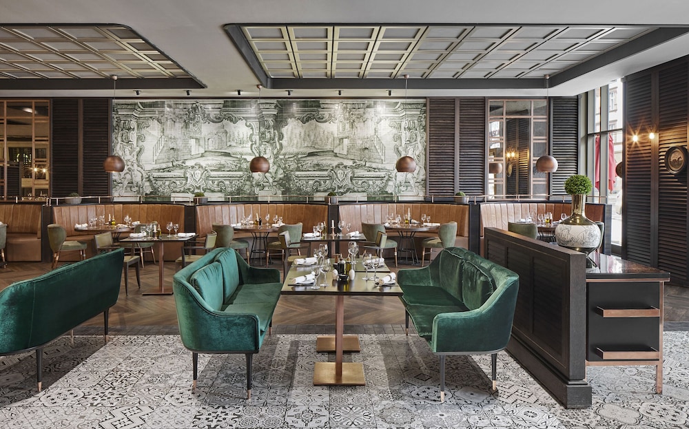 TITANIC Chaussee Berlin — Restaurant & bars in Berlin, Berlin