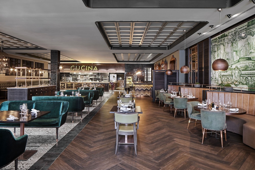TITANIC Chaussee Berlin — Restaurant & bars in Berlin, Berlin