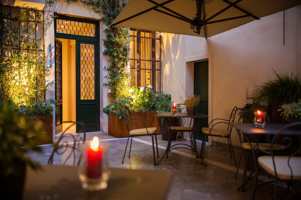 Liassidi Wellness Suites — Restaurant & bars in Venice, Veneto