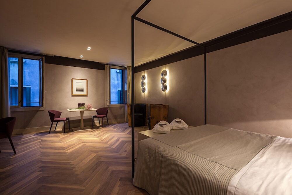 Liassidi Wellness Suites — Hotel rooms in Venice, Veneto