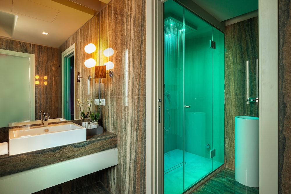 Liassidi Wellness Suites — Hotel rooms in Venice, Veneto