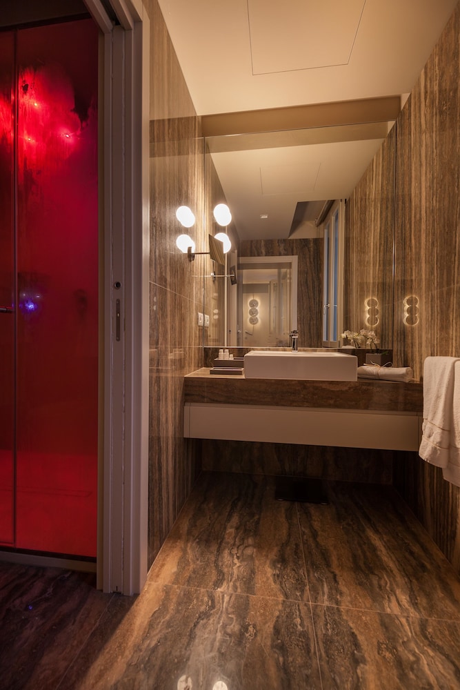 Liassidi Wellness Suites — Hotel rooms in Venice, Veneto