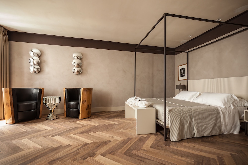 Liassidi Wellness Suites — Hotel rooms in Venice, Veneto