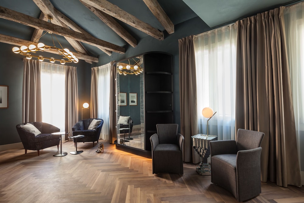 Liassidi Wellness Suites — Hotel rooms in Venice, Veneto