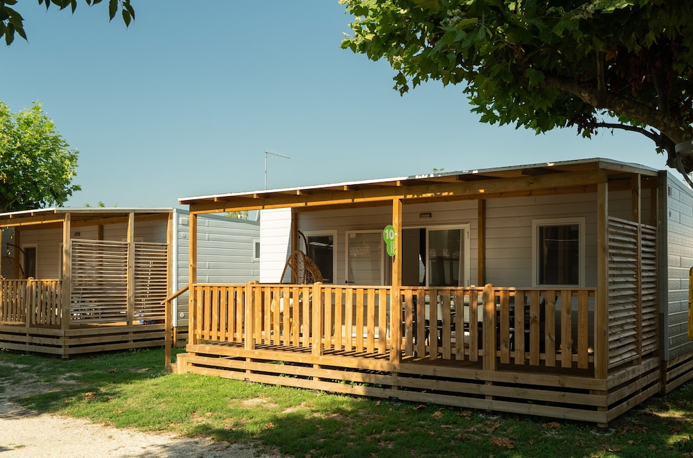 Butterfly Camping Village — Hotel building in Peschiera del Garda, Veneto