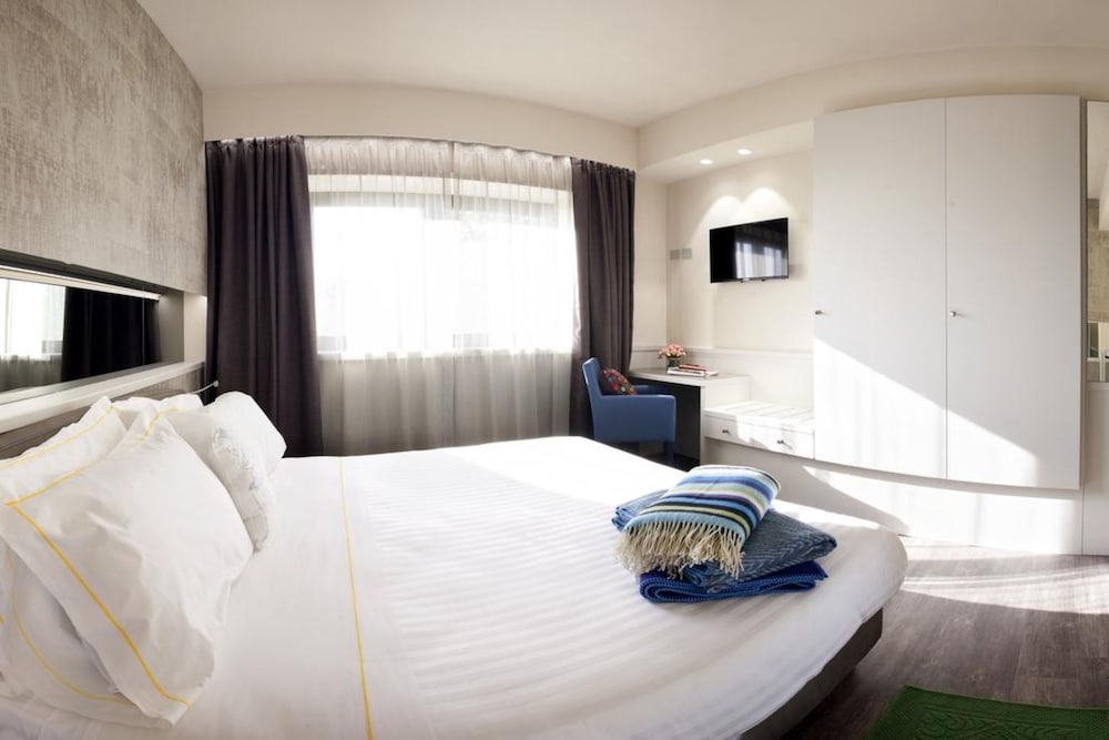 Albavilla Hotel & Co. — Hotel rooms in Albavilla, Lombardy
