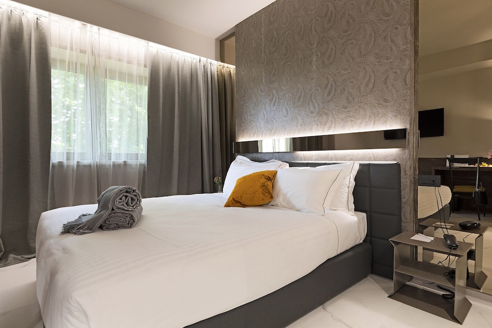 Albavilla Hotel & Co. — Hotel rooms in Albavilla, Lombardy