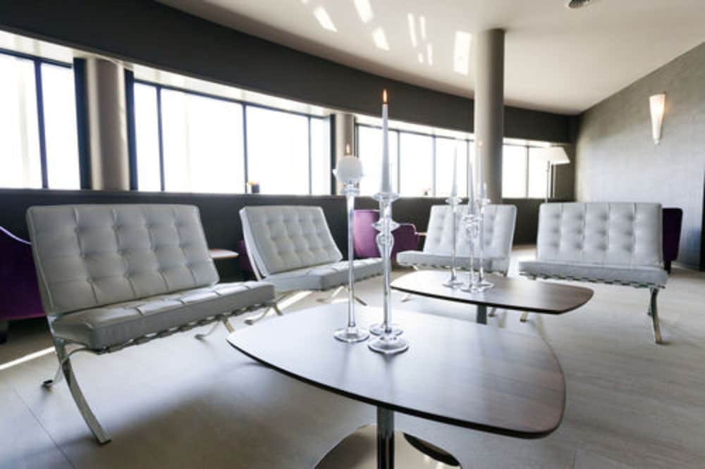 Albavilla Hotel & Co. — Restaurant & bars in Albavilla, Lombardy
