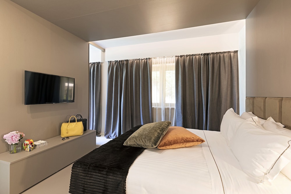 Albavilla Hotel & Co. — Hotel rooms in Albavilla, Lombardy