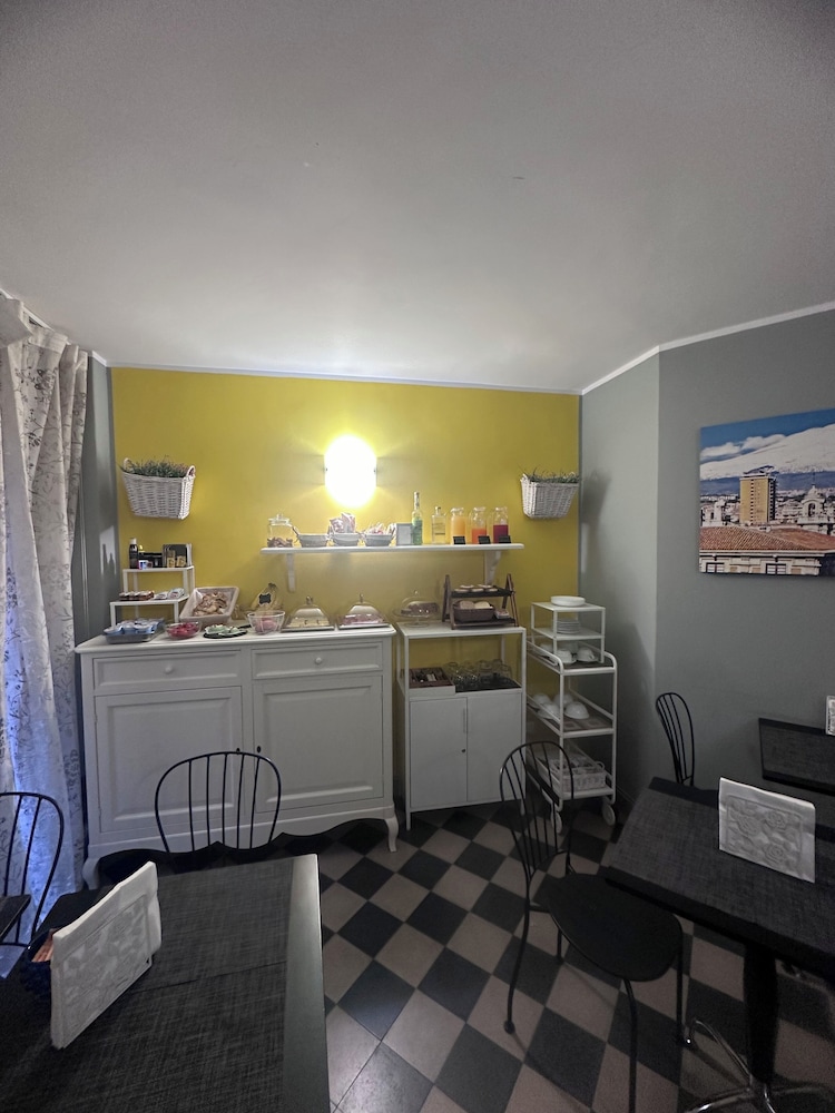 B&B I Puritani — Restaurant & bars in Catania, Sicily
