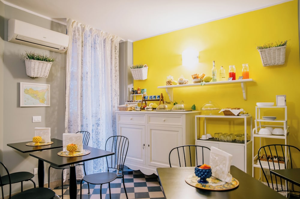B&B I Puritani — Restaurant & bars in Catania, Sicily