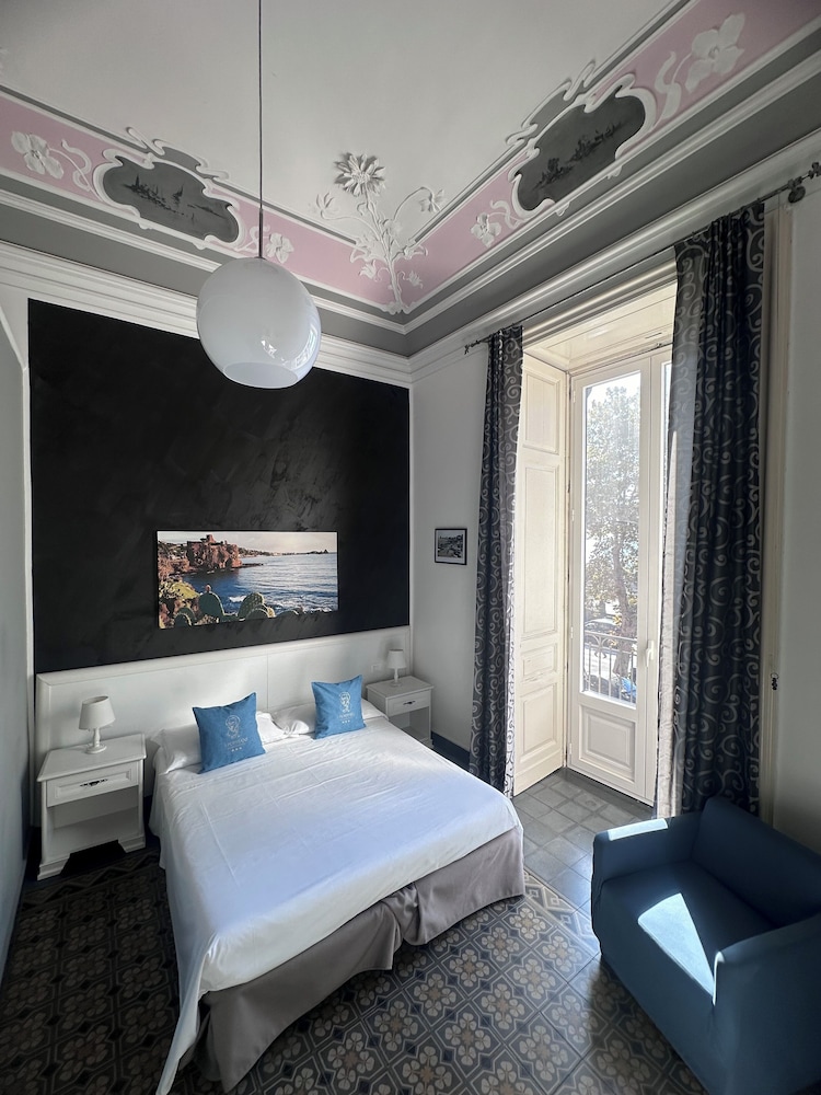 B&B I Puritani — Hotel rooms in Catania, Sicily