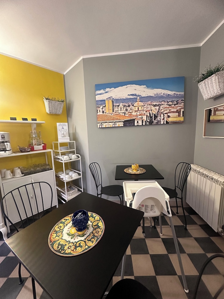 B&B I Puritani — Restaurant & bars in Catania, Sicily