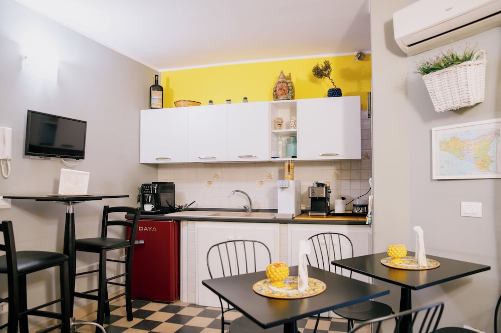 B&B I Puritani — Restaurant & bars in Catania, Sicily