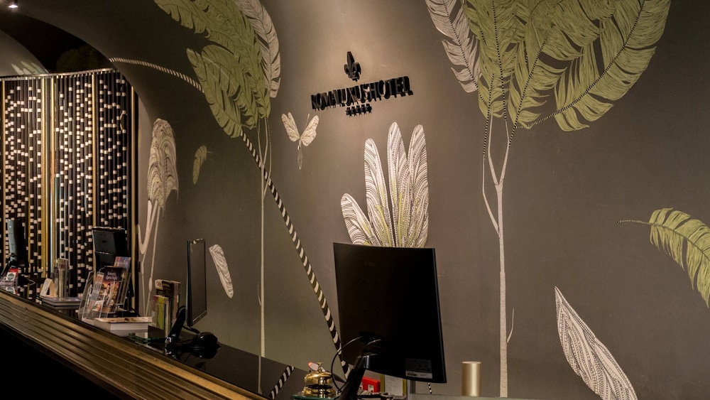 Roma Luxus Hotel — Hotel building in Rome, Lazio
