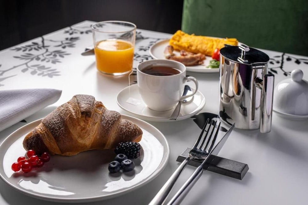 Roma Luxus Hotel — Restaurant & bars in Rome, Lazio