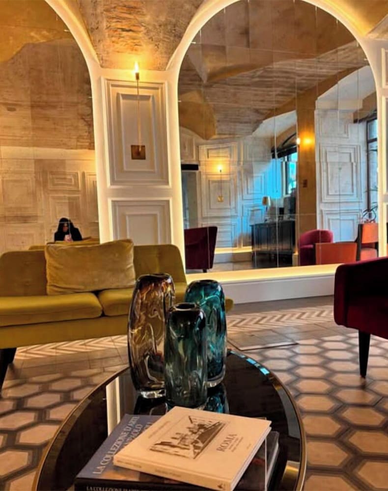 Roma Luxus Hotel — Hotel building in Rome, Lazio