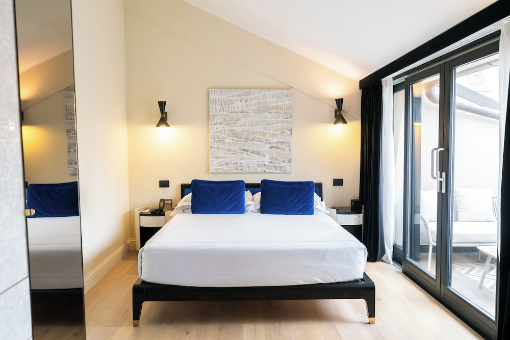 Roma Luxus Hotel — Hotel rooms in Rome, Lazio