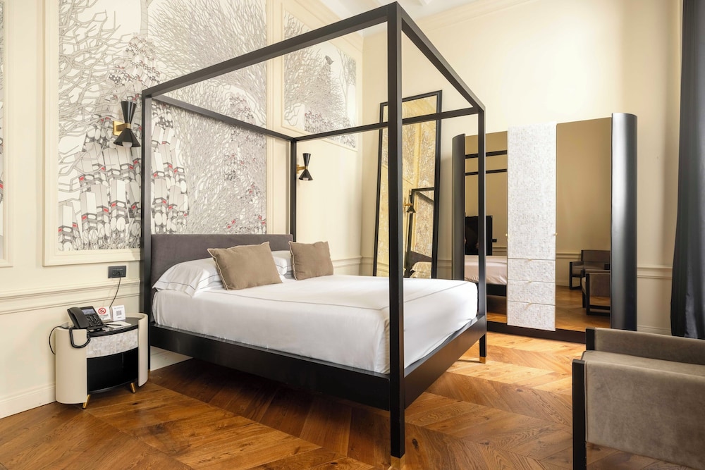 Roma Luxus Hotel — Hotel rooms in Rome, Lazio