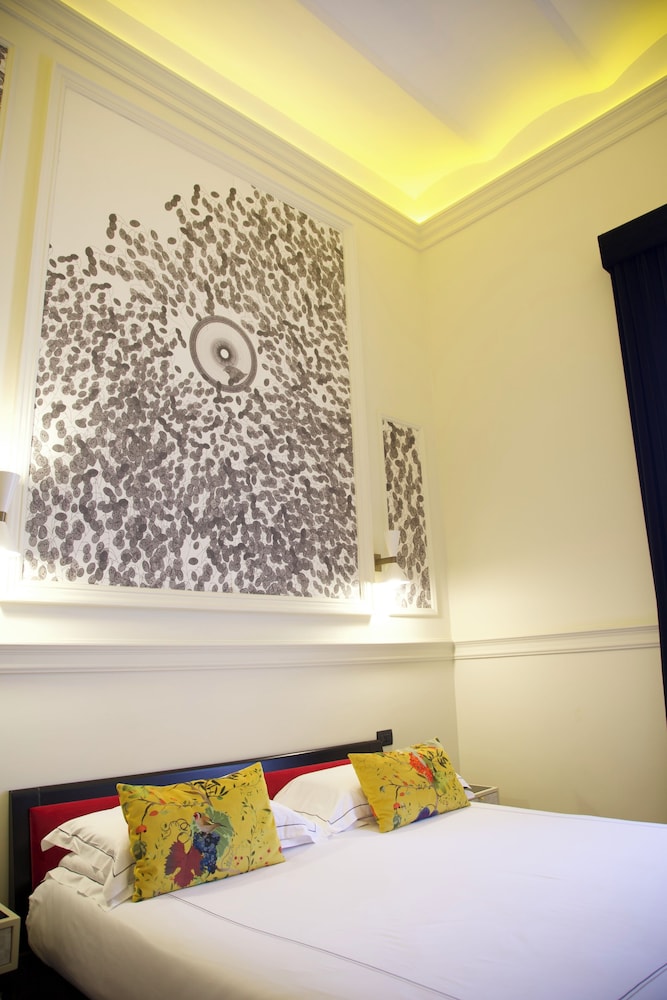 Roma Luxus Hotel — Hotel rooms in Rome, Lazio