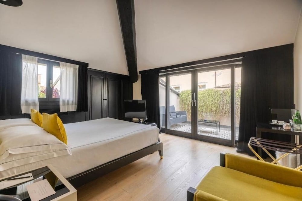 Roma Luxus Hotel — Hotel rooms in Rome, Lazio
