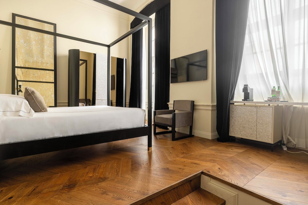 Roma Luxus Hotel — Hotel rooms in Rome, Lazio