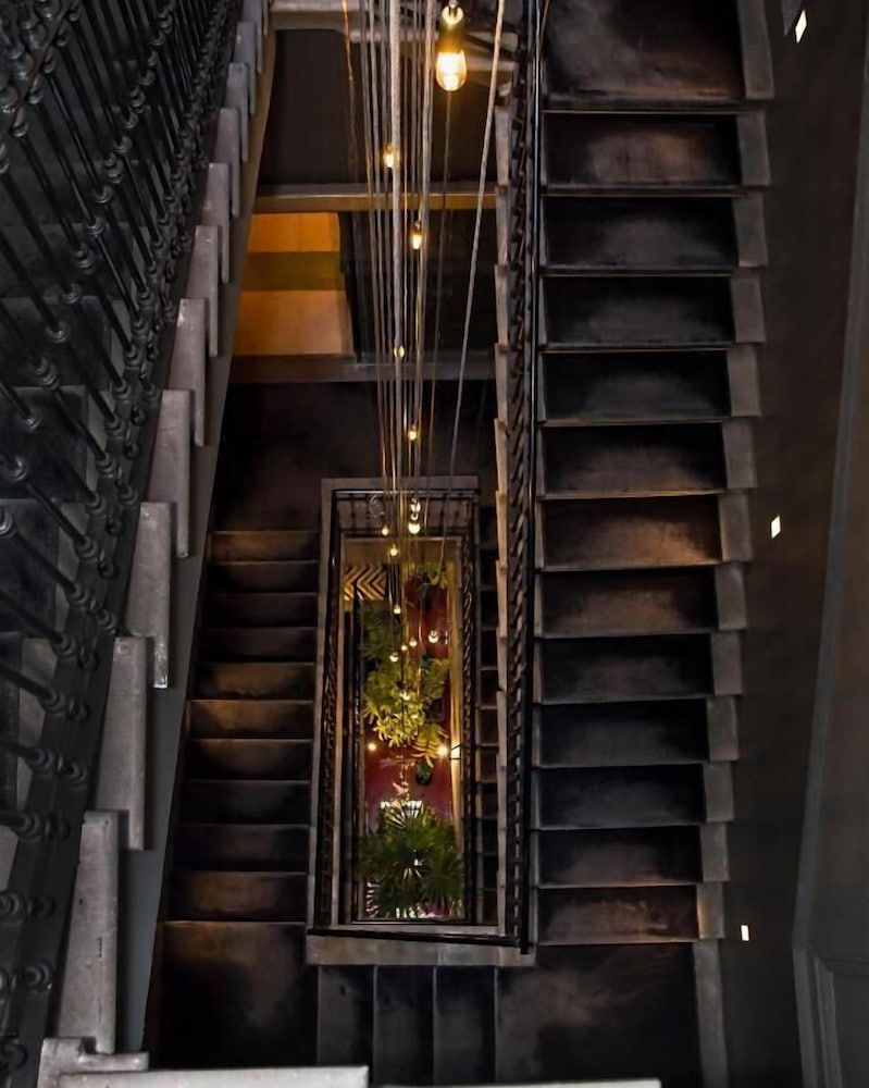 Roma Luxus Hotel — Hotel building in Rome, Lazio