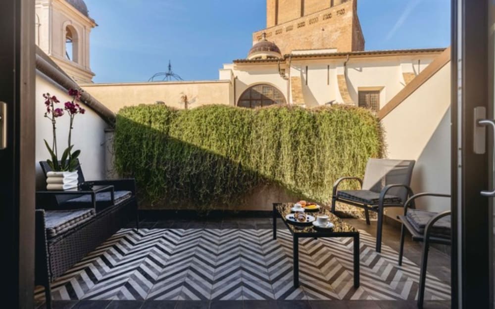 Roma Luxus Hotel — Hotel building in Rome, Lazio