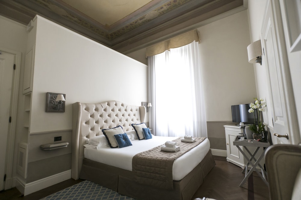 Palazzo Lorenzo Hotel Boutique & Spa — Hotel rooms in Florence, Tuscany