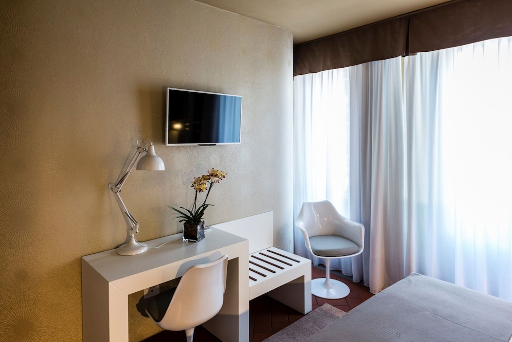 Palazzo Lorenzo Hotel Boutique & Spa — Hotel rooms in Florence, Tuscany