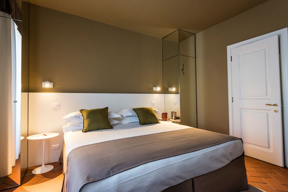 Palazzo Lorenzo Hotel Boutique & Spa — Hotel rooms in Florence, Tuscany