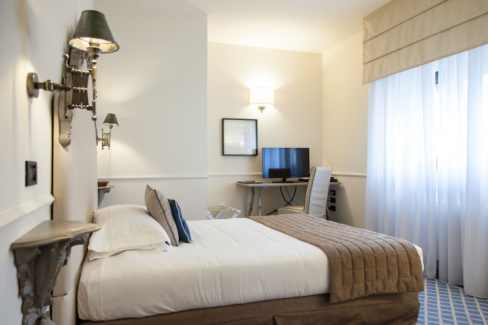 Palazzo Lorenzo Hotel Boutique & Spa — Hotel rooms in Florence, Tuscany