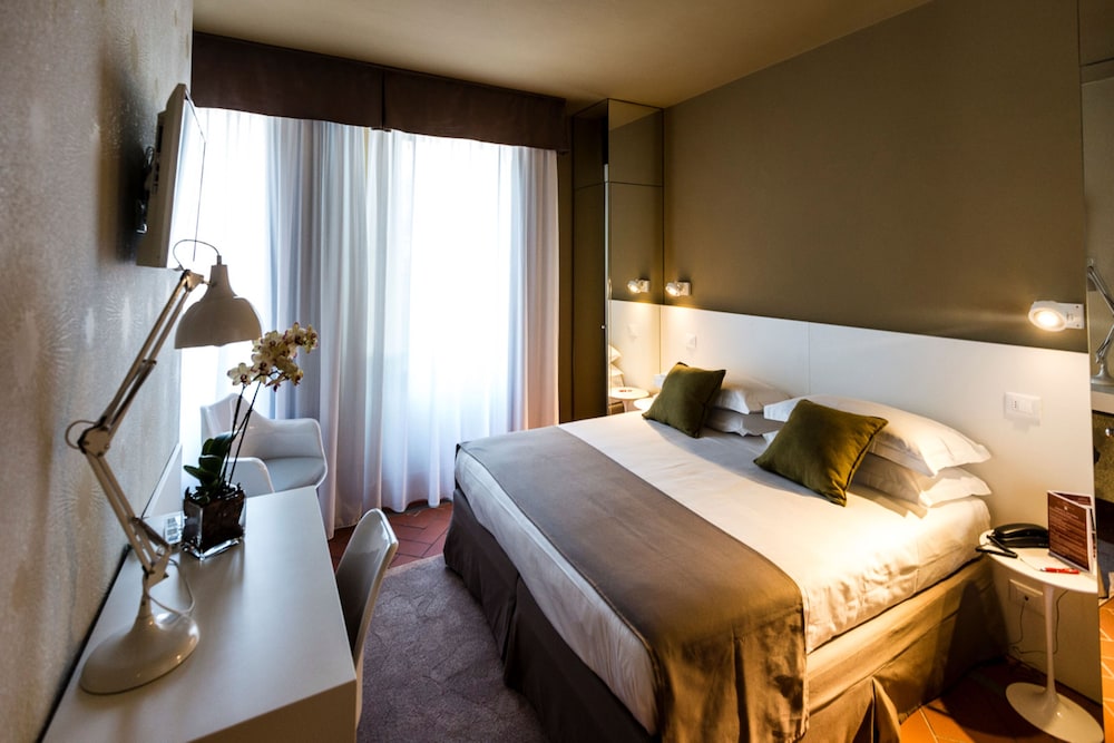 Palazzo Lorenzo Hotel Boutique & Spa — Hotel rooms in Florence, Tuscany