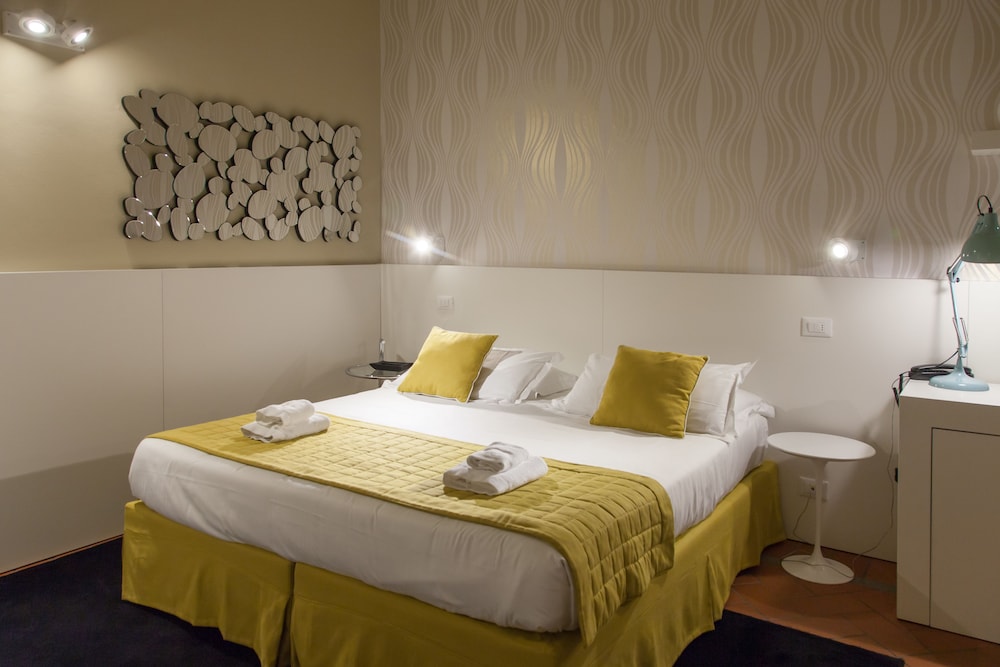 Palazzo Lorenzo Hotel Boutique & Spa — Hotel rooms in Florence, Tuscany
