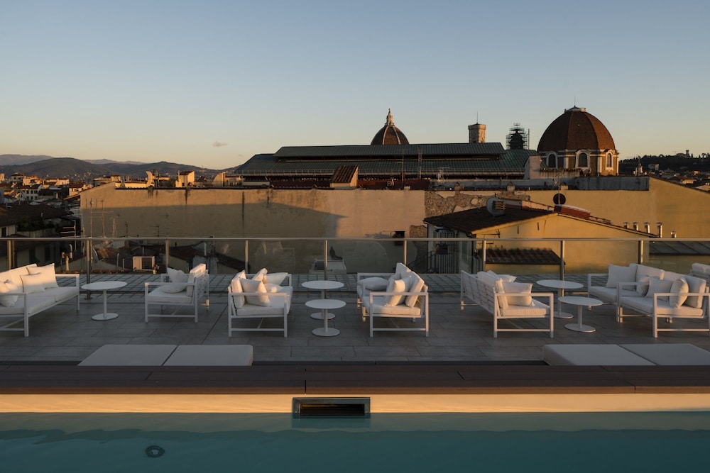 Glance Hotel In Florence — Swimming pool in Florence, Tuscany