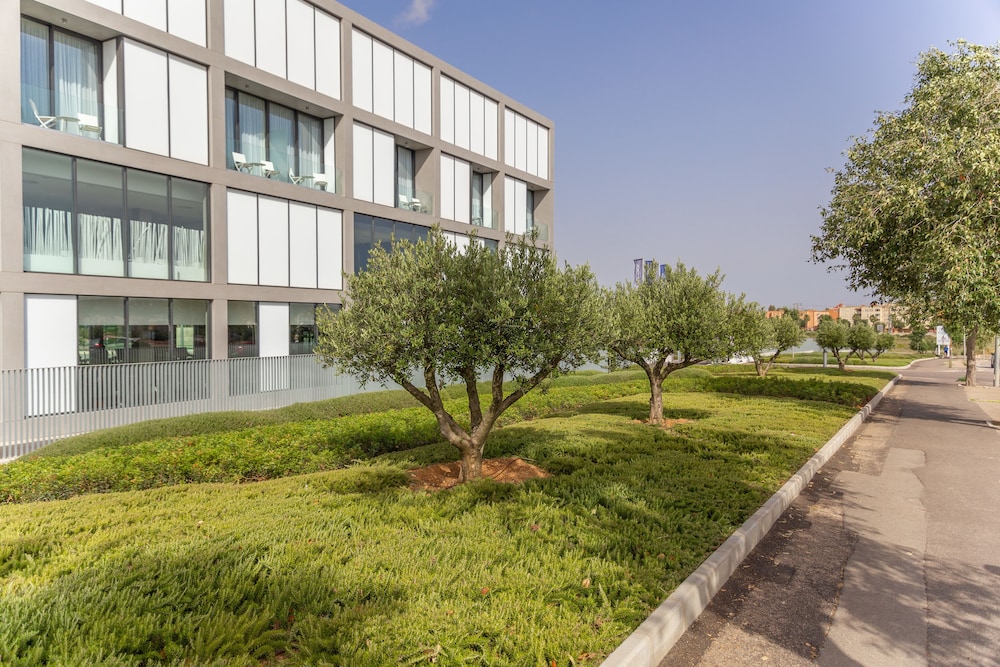Rafa Nadal Residence — Hotel building in Manacor, Balearic Islands