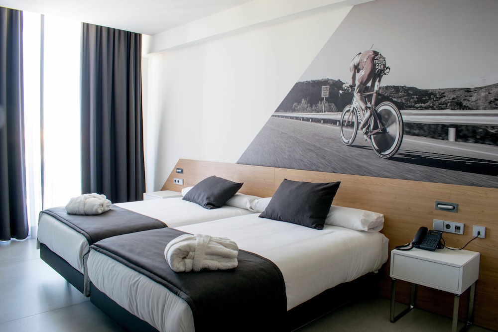 Rafa Nadal Residence — Hotel rooms in Manacor, Balearic Islands