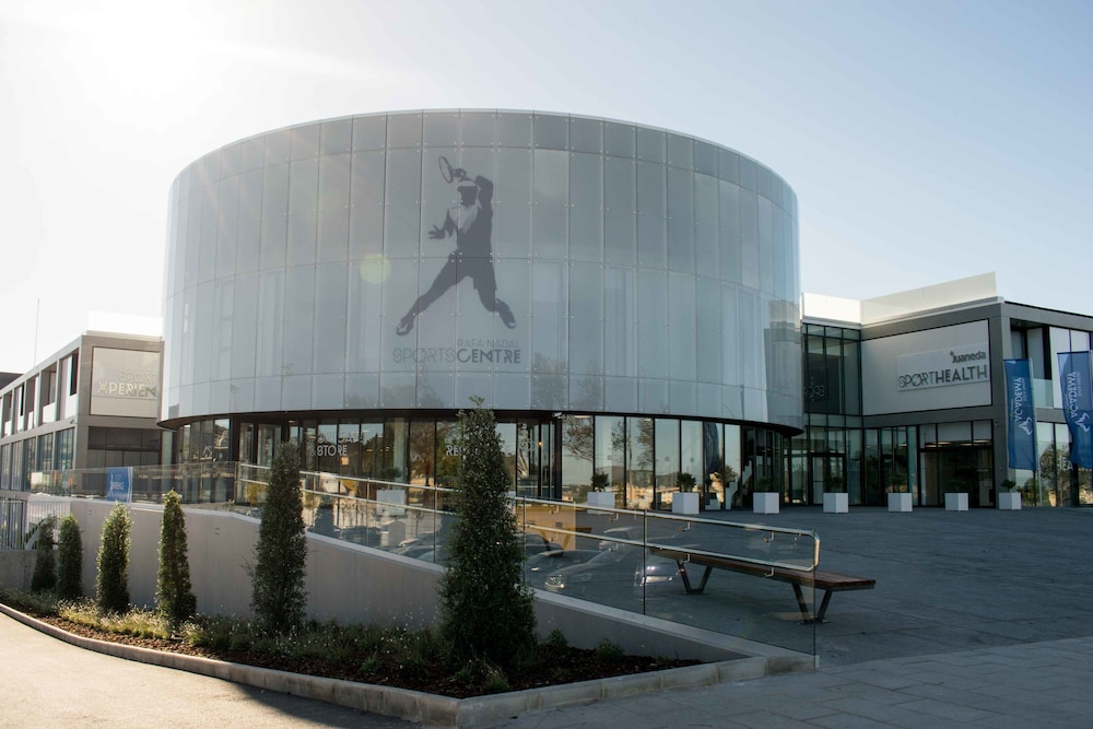 Rafa Nadal Residence — Hotel building in Manacor, Balearic Islands