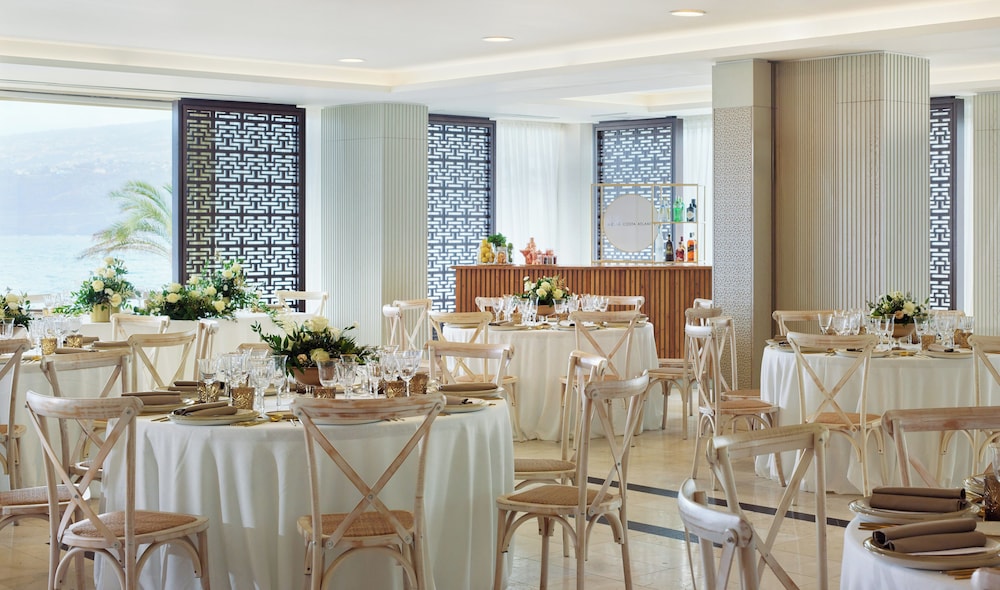 Meliá Costa Atlantis Tenerife — Restaurant & bars in Puerto de la Cruz, Canary Islands