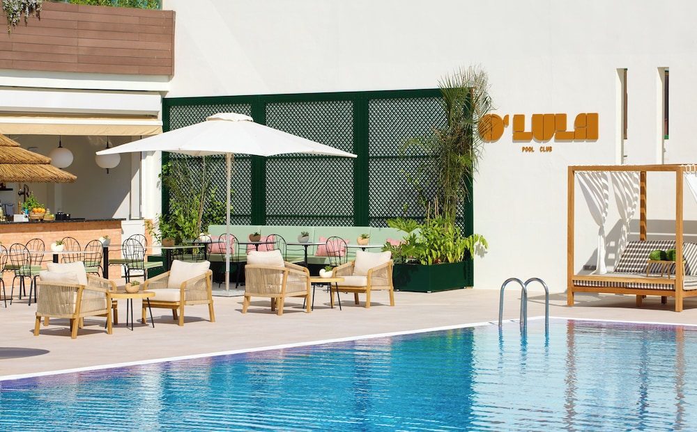 Meliá Costa Atlantis Tenerife — Swimming pool in Puerto de la Cruz, Canary Islands