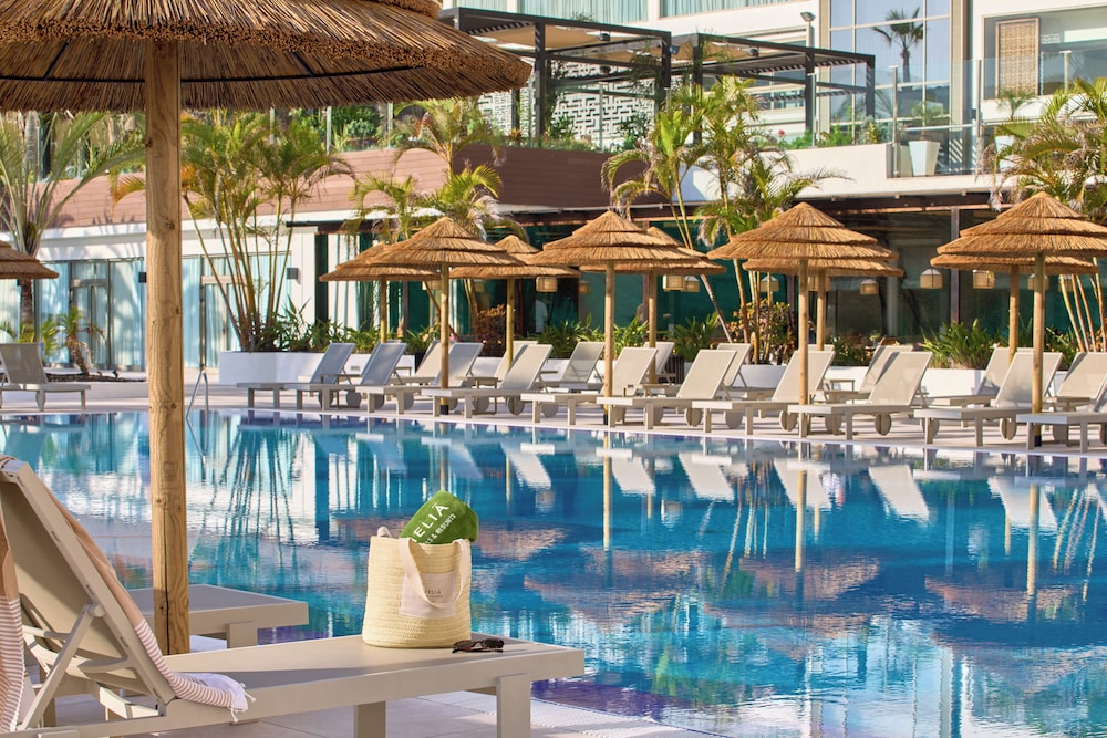Meliá Costa Atlantis Tenerife — Swimming pool in Puerto de la Cruz, Canary Islands