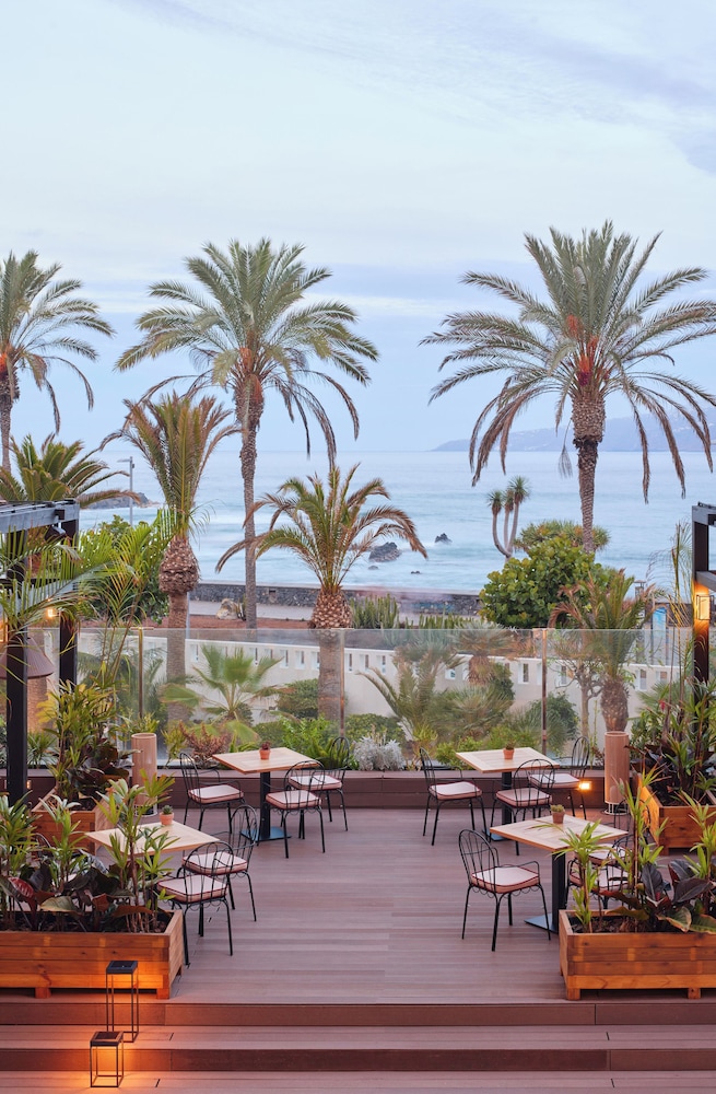 Meliá Costa Atlantis Tenerife — Restaurant & bars in Puerto de la Cruz, Canary Islands
