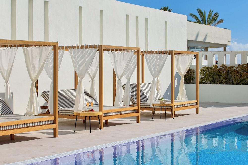 Meliá Costa Atlantis Tenerife — Swimming pool in Puerto de la Cruz, Canary Islands