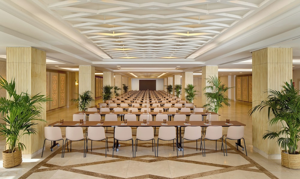 Meliá Costa Atlantis Tenerife — Hotel building in Puerto de la Cruz, Canary Islands
