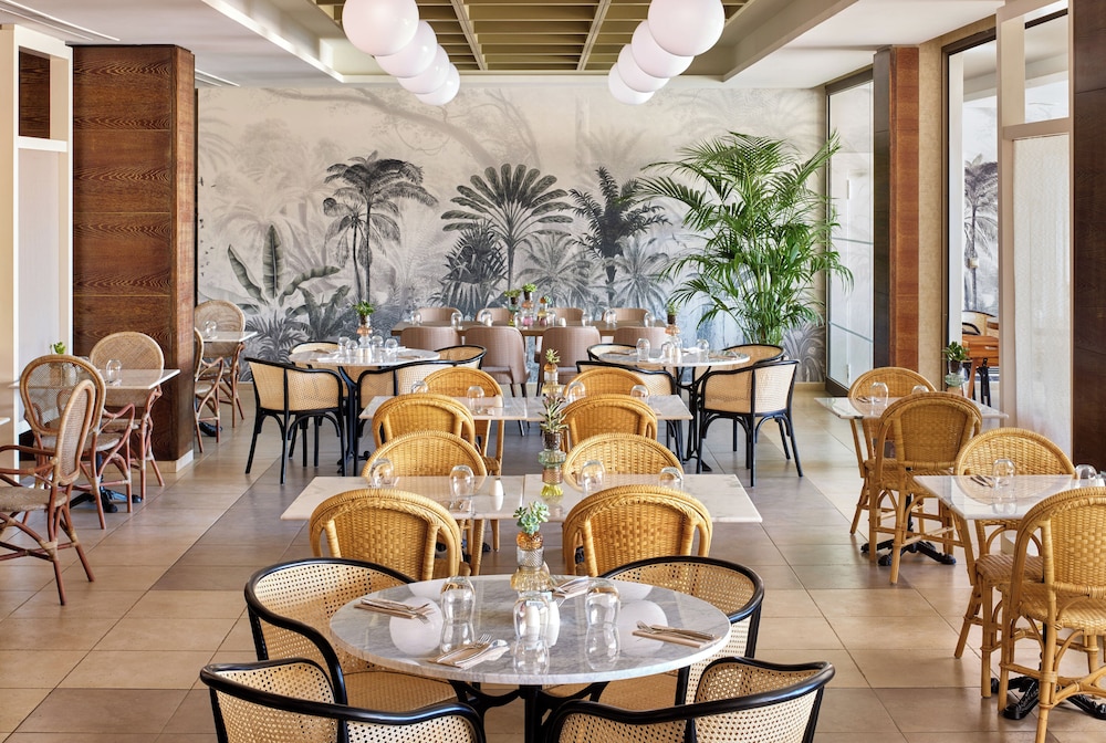 Meliá Costa Atlantis Tenerife — Restaurant & bars in Puerto de la Cruz, Canary Islands