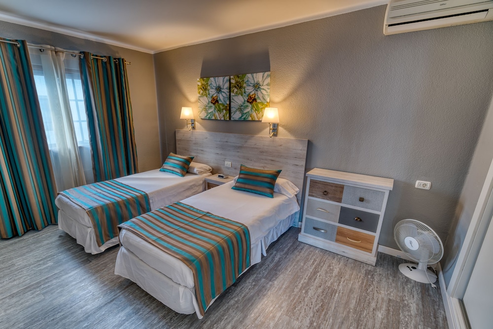 Ona Las Brisas — Hotel rooms in Playa Blanca, Canary Islands